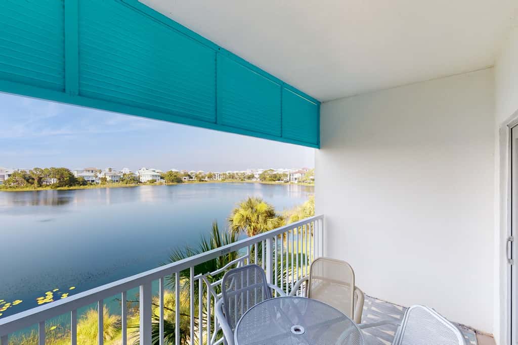 Boutique studio walking distance to the Gulf- resort pools & amenities