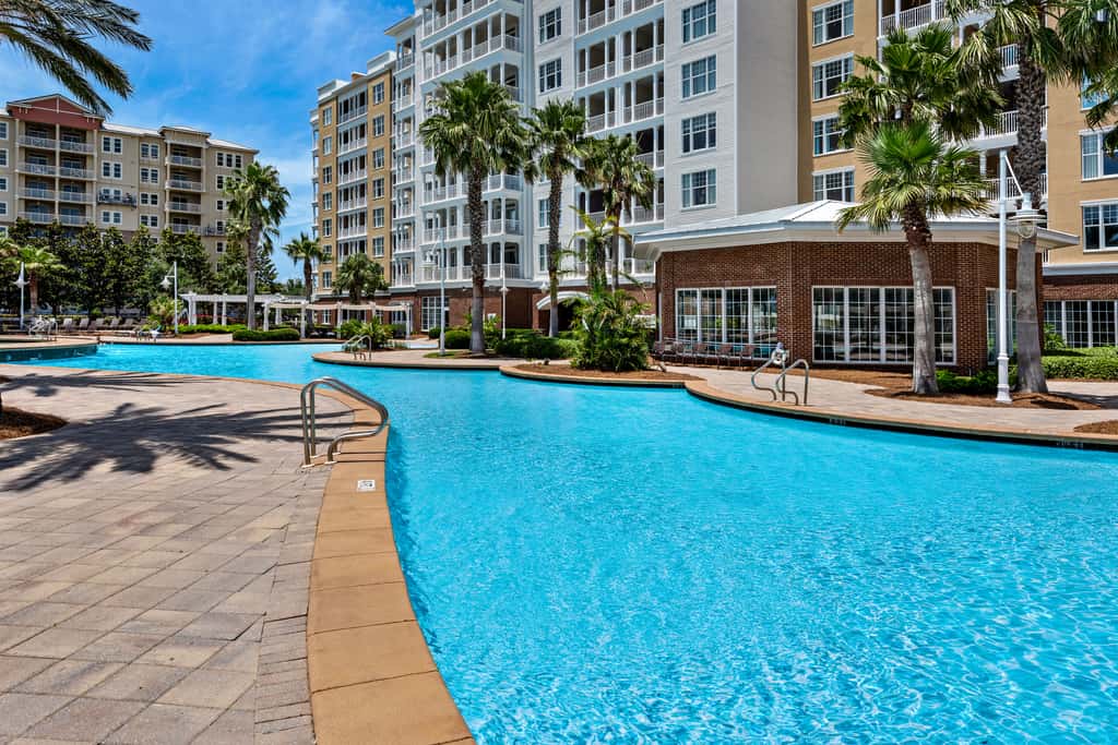 Luxurious bayfront condo in a gated resort with an amazing pool & hot tub