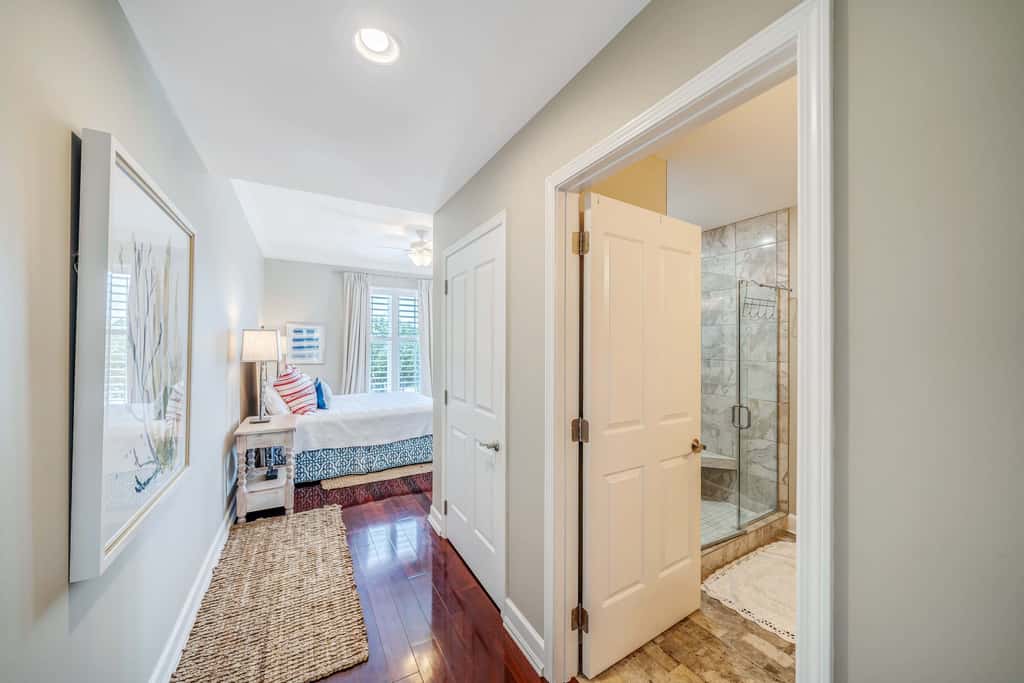 Luxurious bayfront condo in a gated resort with an amazing pool & hot tub