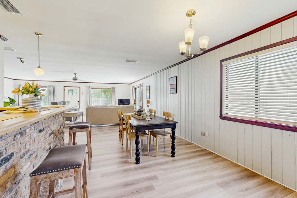 Tranquil dog-friendly family home with Gulf view, steps to private beach access