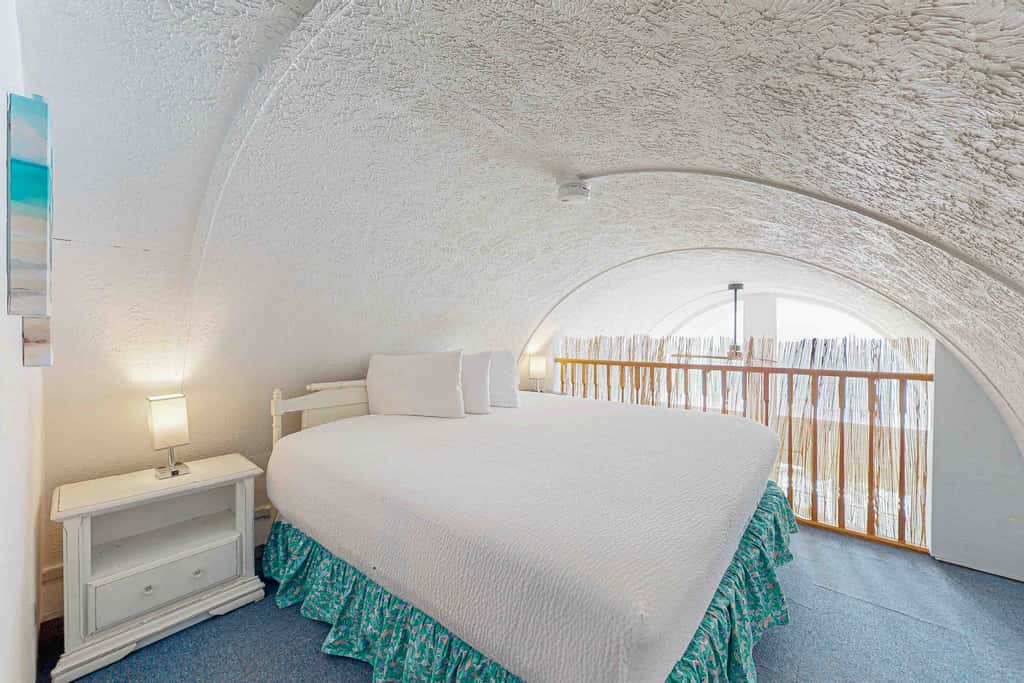 Dog-friendly beachfront condo with pool, hot tub, AC, & Gulf views