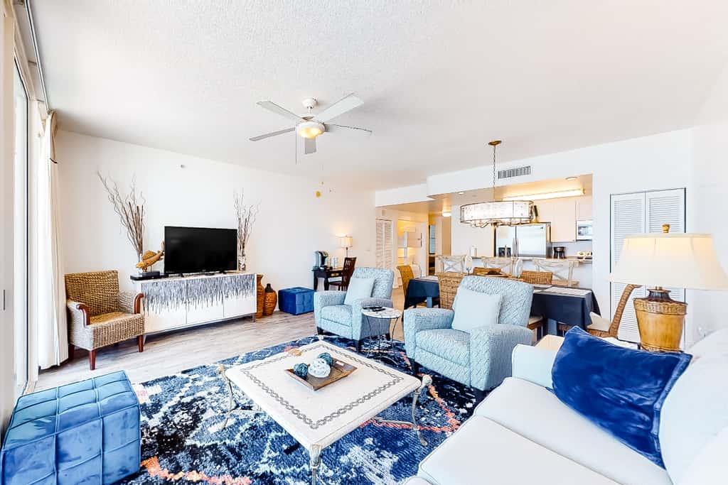 Tranquil escape in oceanfront complex near Pier Park with hot tub, pool & AC