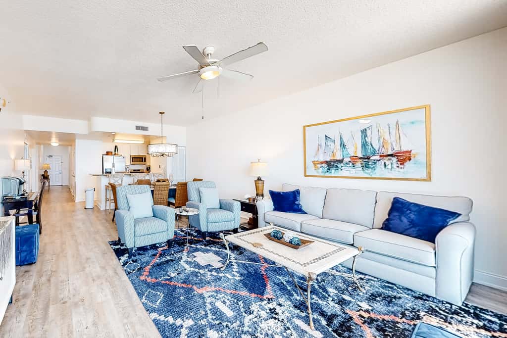 Tranquil escape in oceanfront complex near Pier Park with hot tub, pool & AC