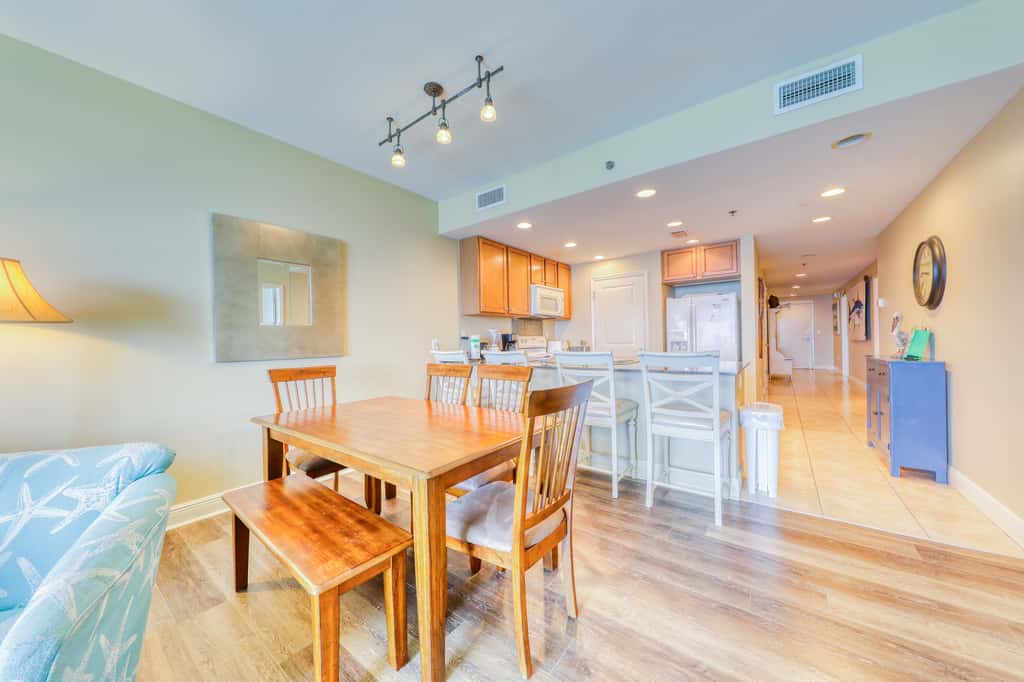 Beachfront condo with Gulf views, access to beach, large pool, hot tub & gym
