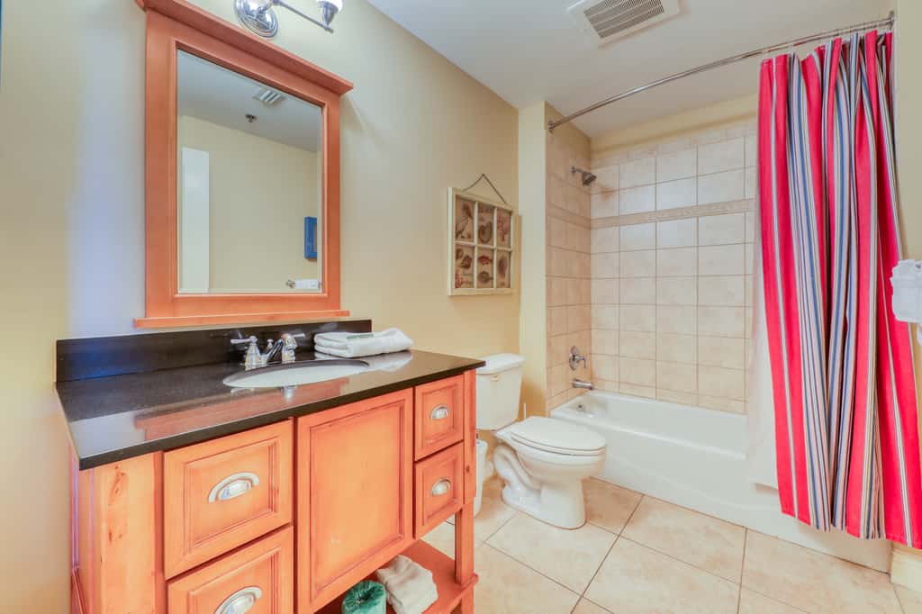 Beachfront condo with Gulf views, access to beach, large pool, hot tub & gym