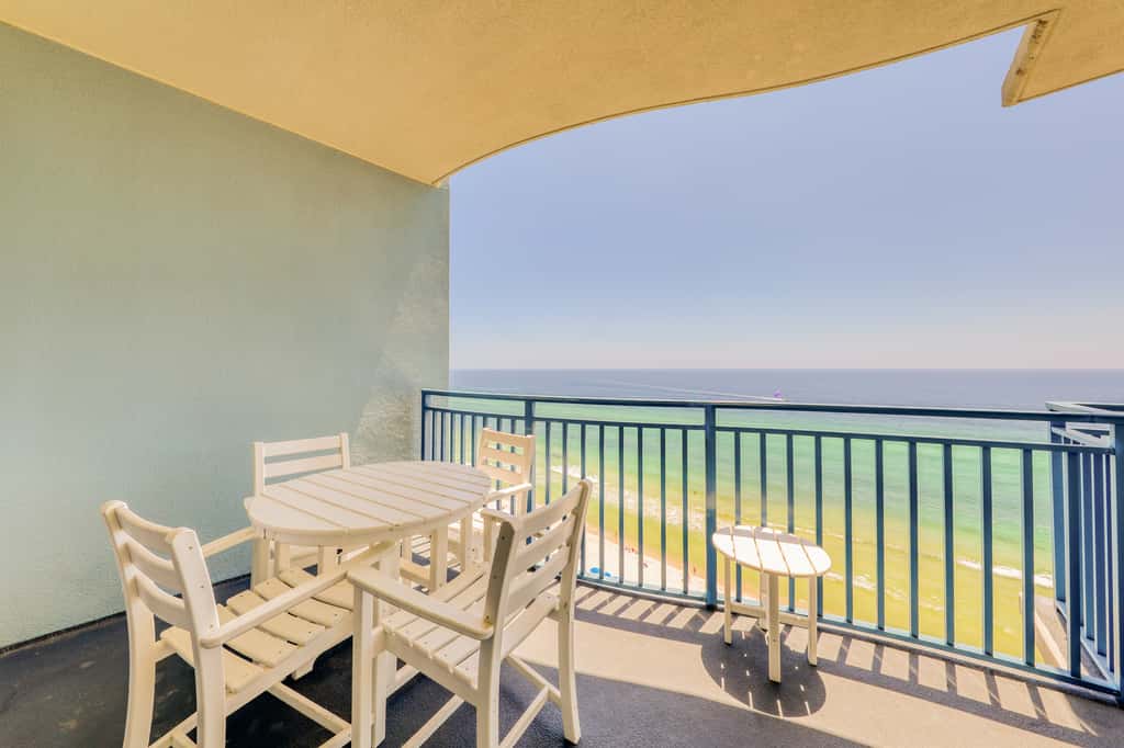 Beachfront condo with Gulf views, access to beach, large pool, hot tub & gym