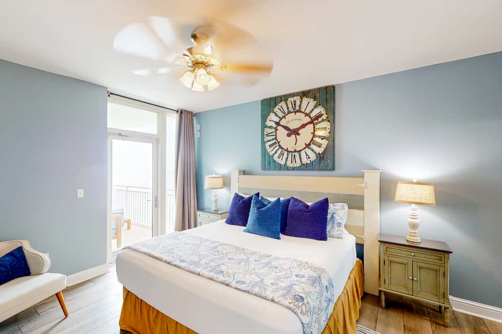 16th-floor condo with Gulf views, beach access, 2 pools, hot tub, & private W&D