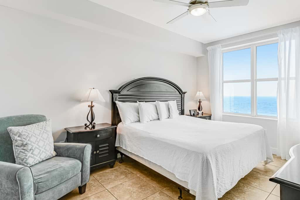 Renovated oceanfront condo with pools, hot tub & AC