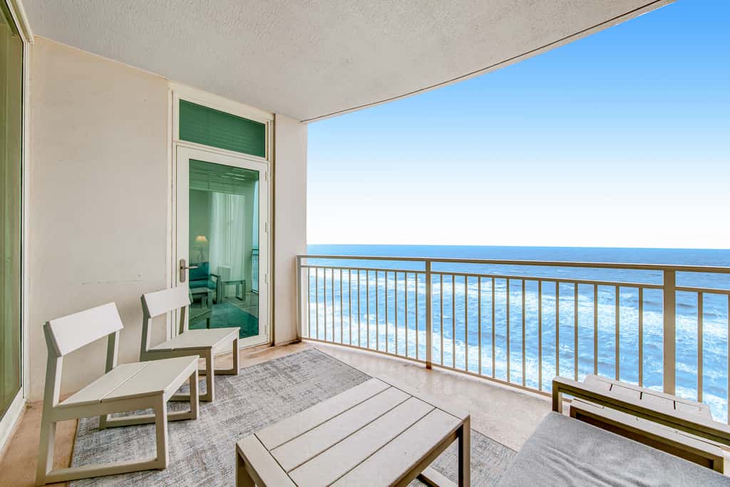 Renovated oceanfront condo with pools, hot tub & AC