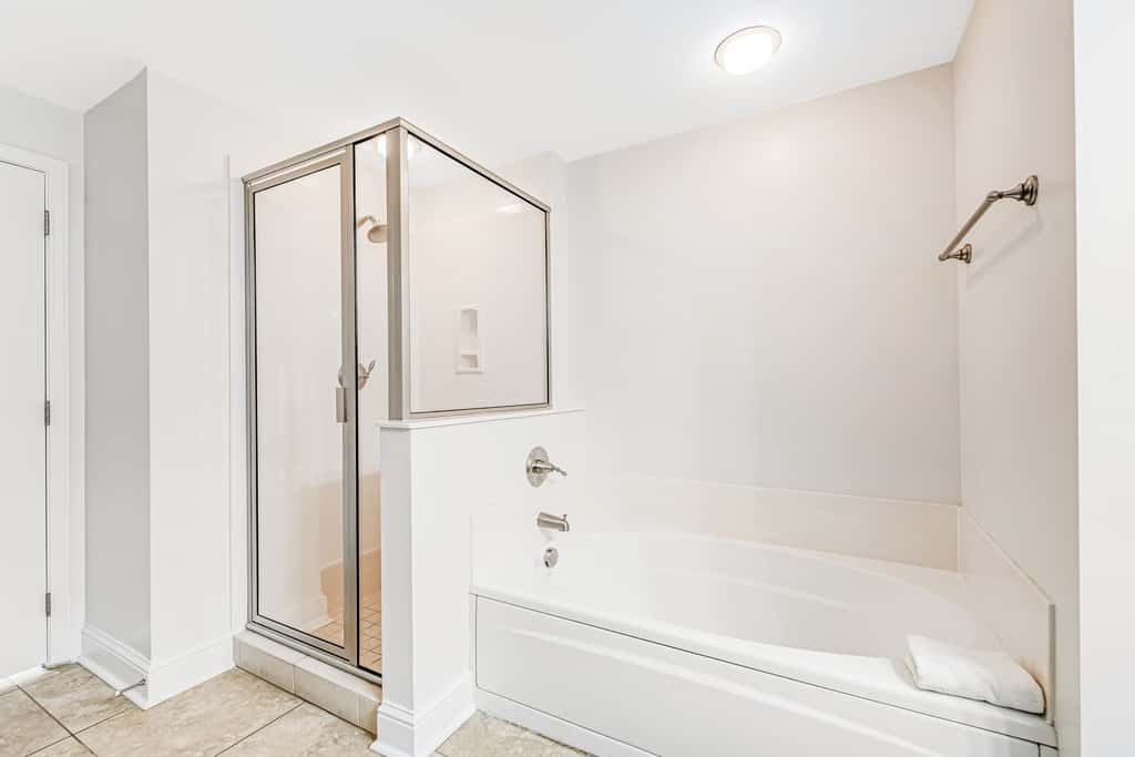 Renovated oceanfront condo with pools, hot tub & AC