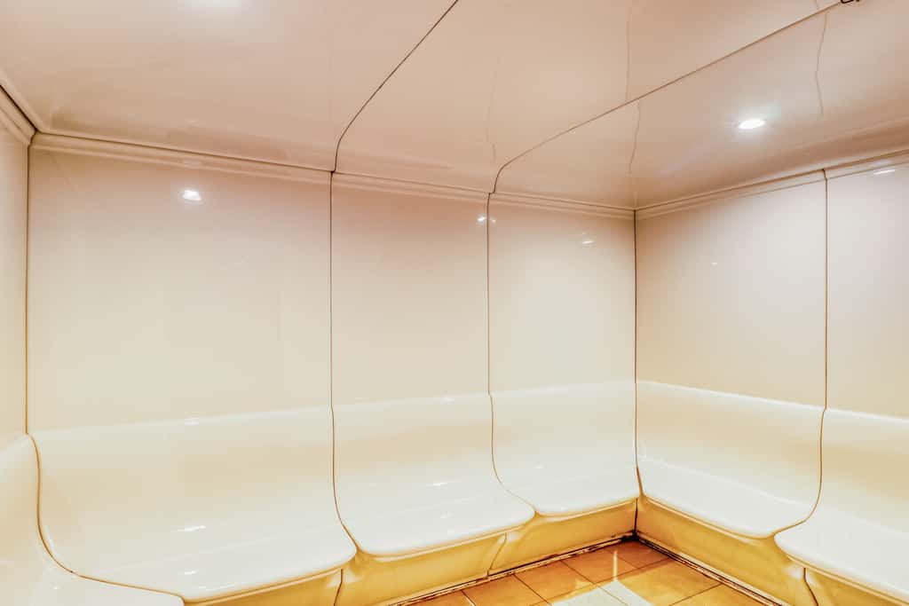 Updated, beachfront condo with pool, hot tub & gym