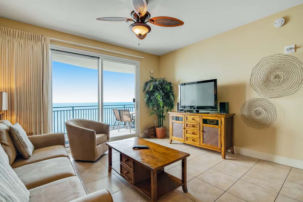 Beautiful condo with all the comforts of home, Pool, Hot tub