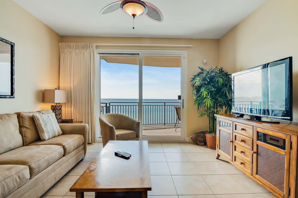 Beautiful condo with all the comforts of home, Pool, Hot tub