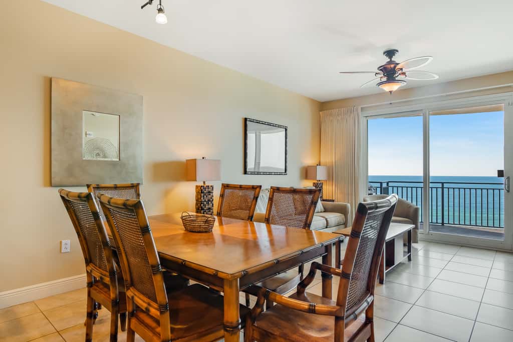 Beautiful condo with all the comforts of home, Pool, Hot tub