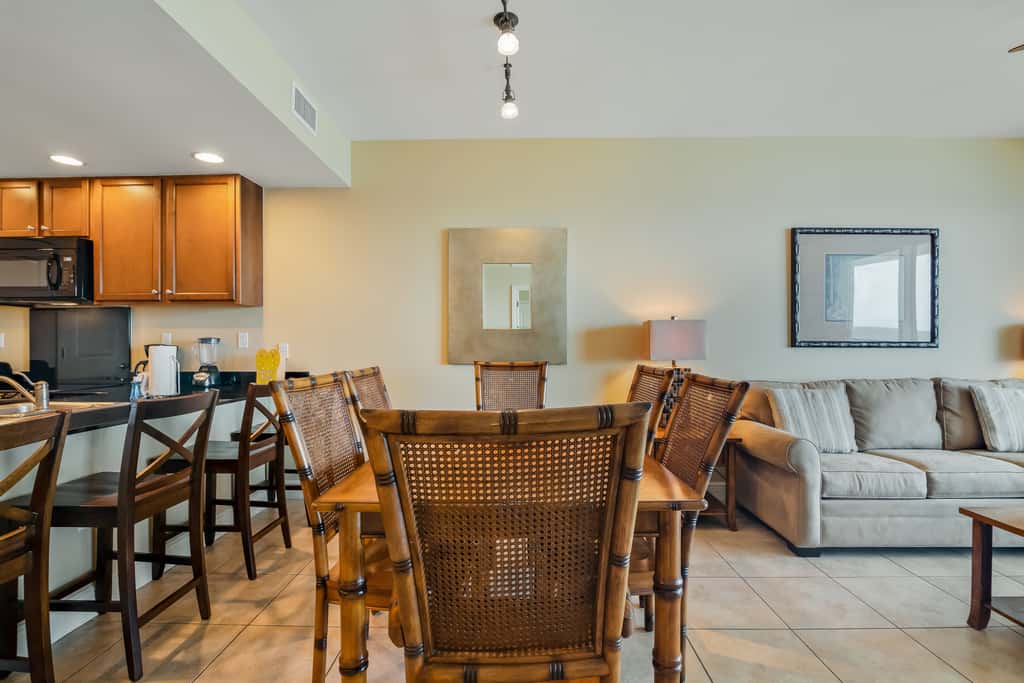 Beautiful condo with all the comforts of home, Pool, Hot tub