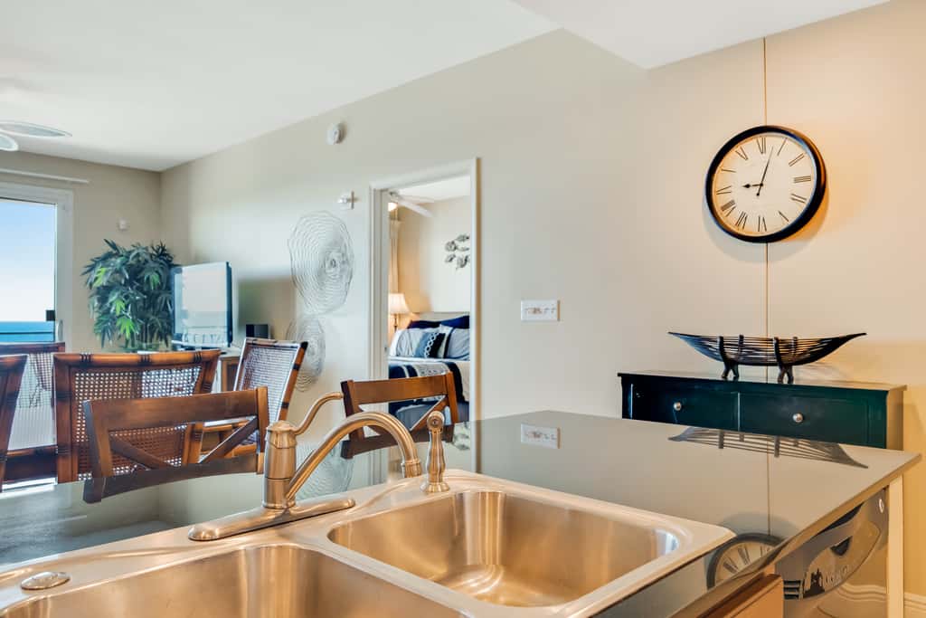 Beautiful condo with all the comforts of home, Pool, Hot tub