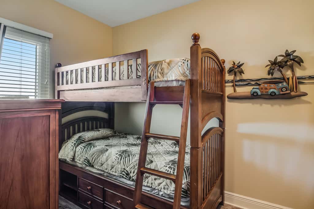 Beautiful condo with all the comforts of home, Pool, Hot tub