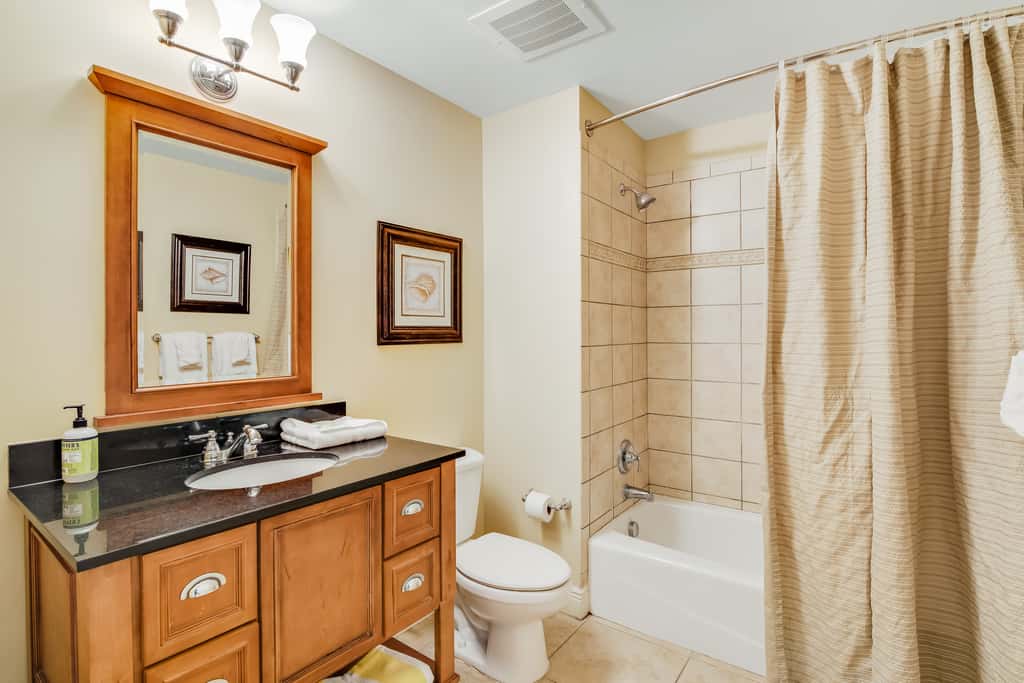 Beautiful condo with all the comforts of home, Pool, Hot tub