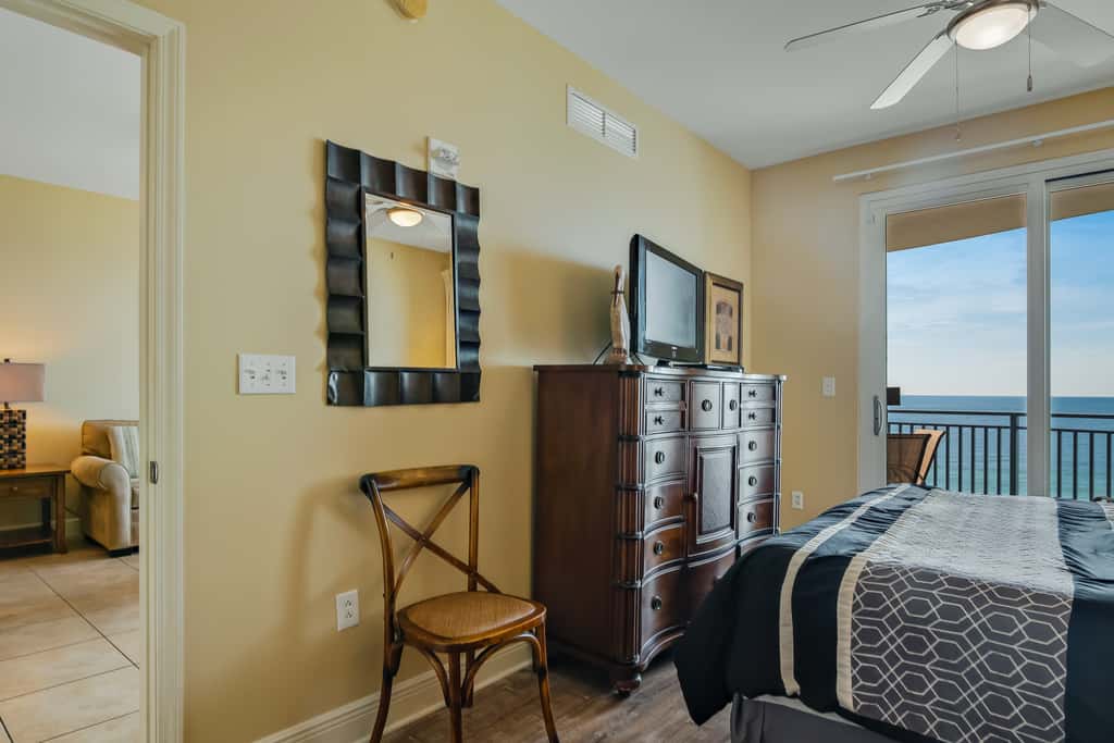 Beautiful condo with all the comforts of home, Pool, Hot tub