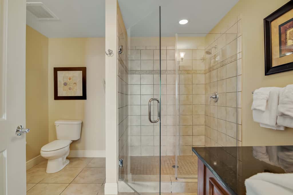Beautiful condo with all the comforts of home, Pool, Hot tub