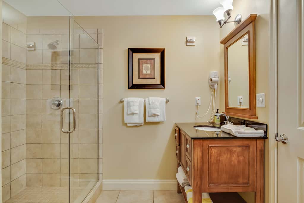 Beautiful condo with all the comforts of home, Pool, Hot tub