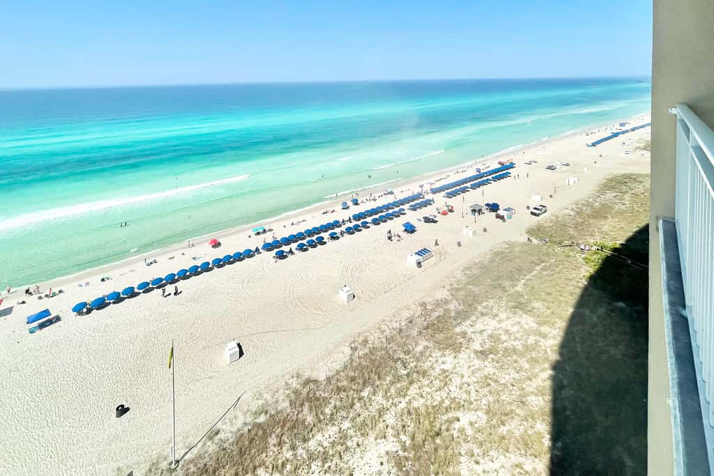 Beachfront condo with Gulf views, private balcony, pools, hot tub & beach access