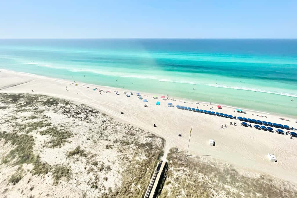 Beachfront condo with Gulf views, private balcony, pools, hot tub & beach access
