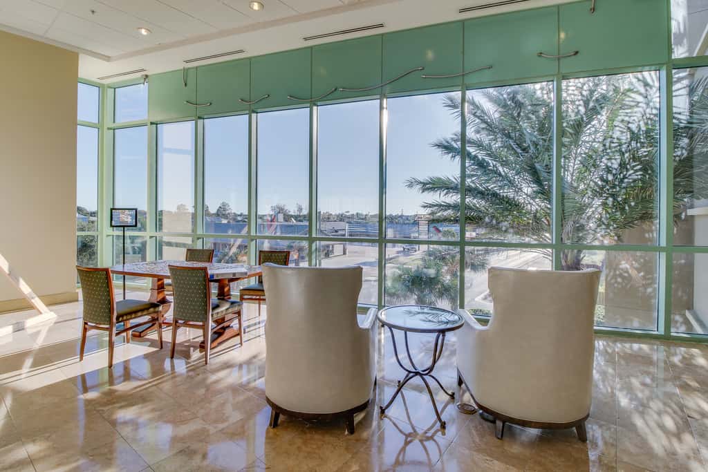 Beachfront condo with Gulf views, private balcony, pools, hot tub & beach access