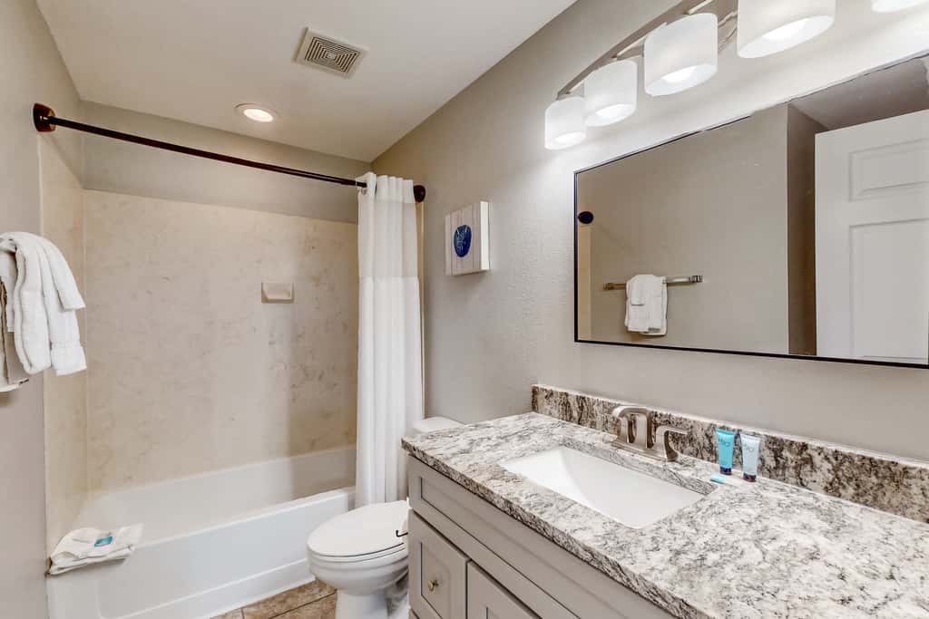 Gulf-front resort condo with 2 on-site lagoon pools, hot tubs & beach service
