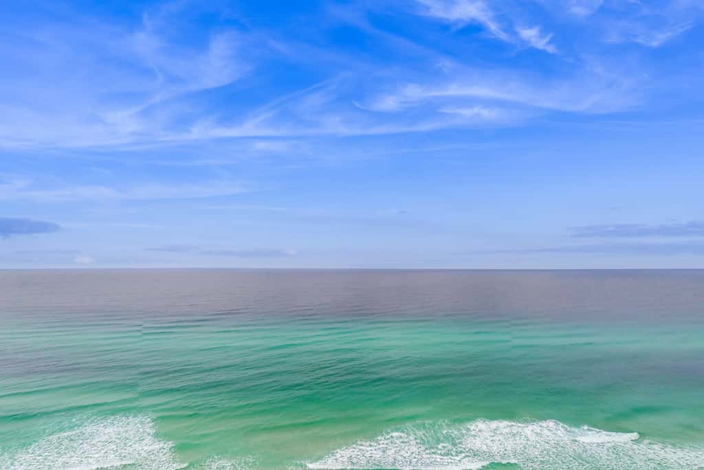 Gulf-front resort condo with 2 on-site lagoon pools, hot tubs & beach service