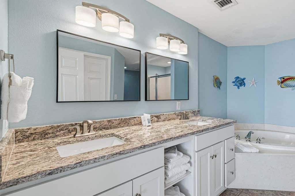 Gulf-front resort condo with 2 on-site lagoon pools, hot tubs & beach service