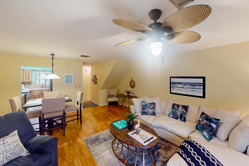 Sunny condo near the sand with pool, hot tub, tennis, smart TV, W&D, & AC