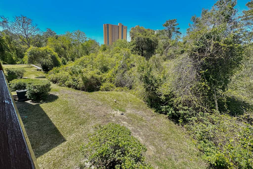 Sunny condo near the sand with pool, hot tub, tennis, smart TV, W&D, & AC