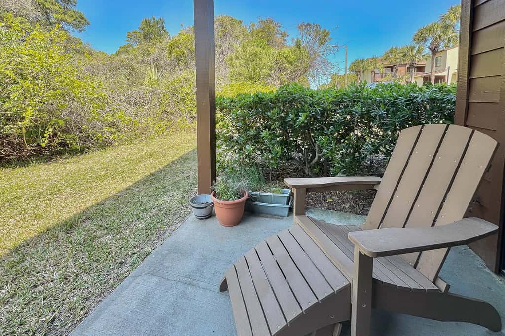 Sunny condo near the sand with pool, hot tub, tennis, smart TV, W&D, & AC