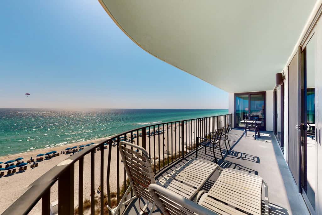 Charming & elegant Gulf-front condo w/shared pools, hot tub, gym