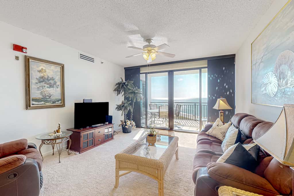 Beachfront Condo with Gulf-View, Balcony, with Shared Pool, & Gym