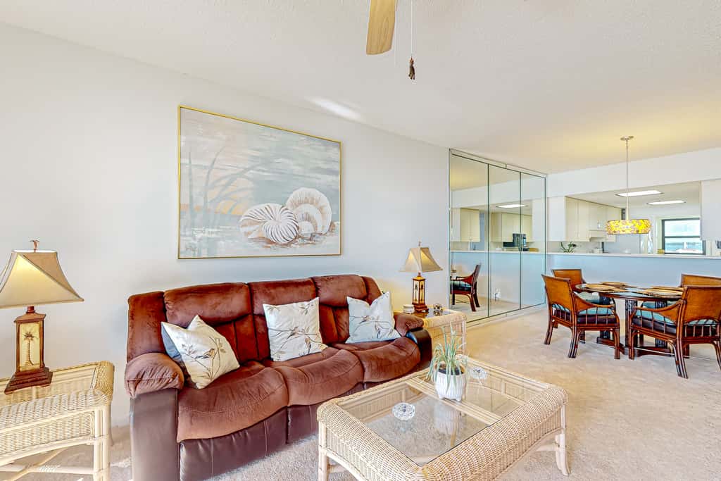 Beachfront Condo with Gulf-View, Balcony, with Shared Pool, & Gym