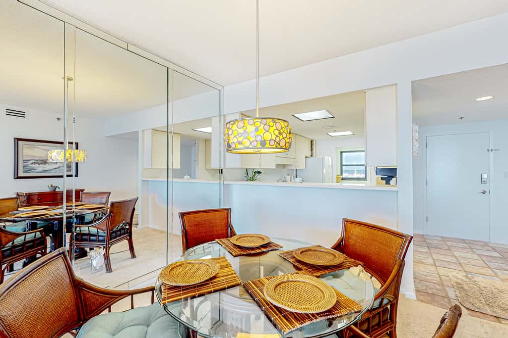 Beachfront Condo with Gulf-View, Balcony, with Shared Pool, & Gym