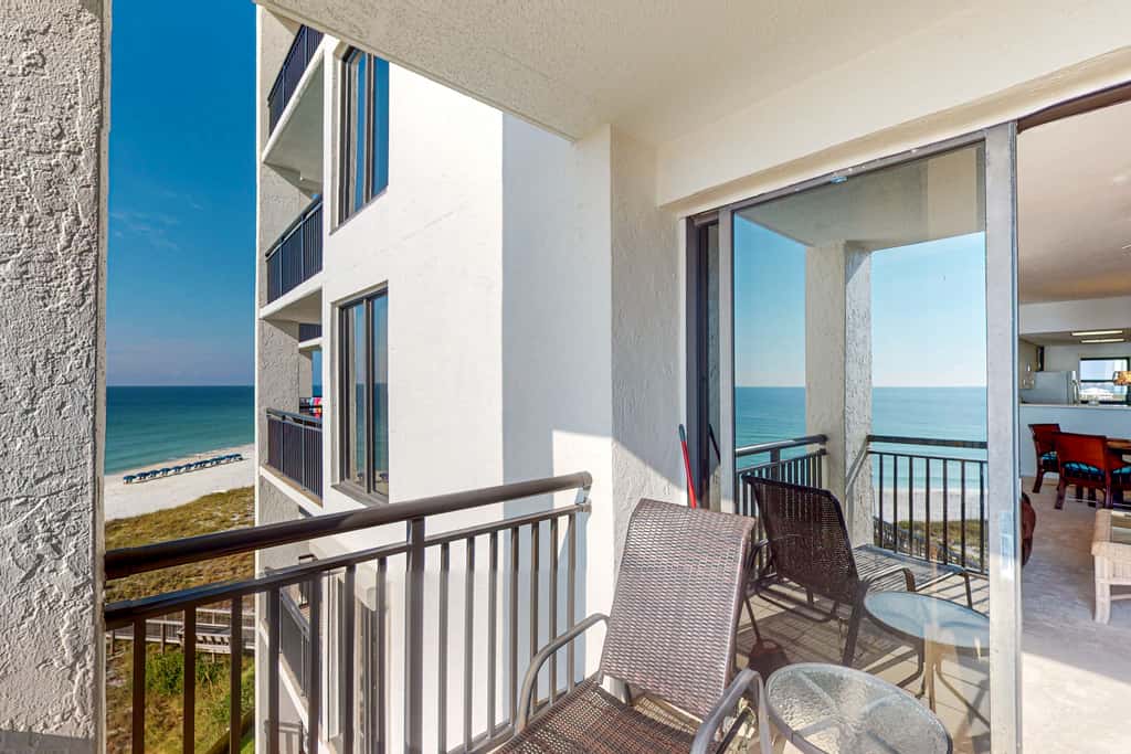 Beachfront Condo with Gulf-View, Balcony, with Shared Pool, & Gym