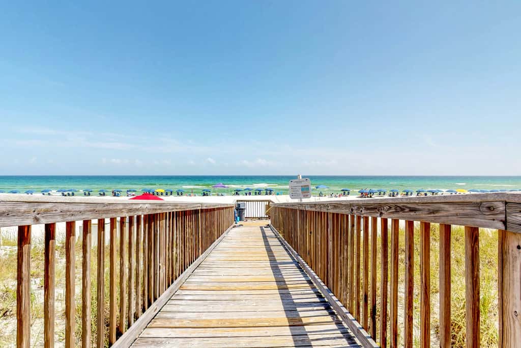 Beachfront Condo with Gulf-View, Balcony, with Shared Pool, & Gym