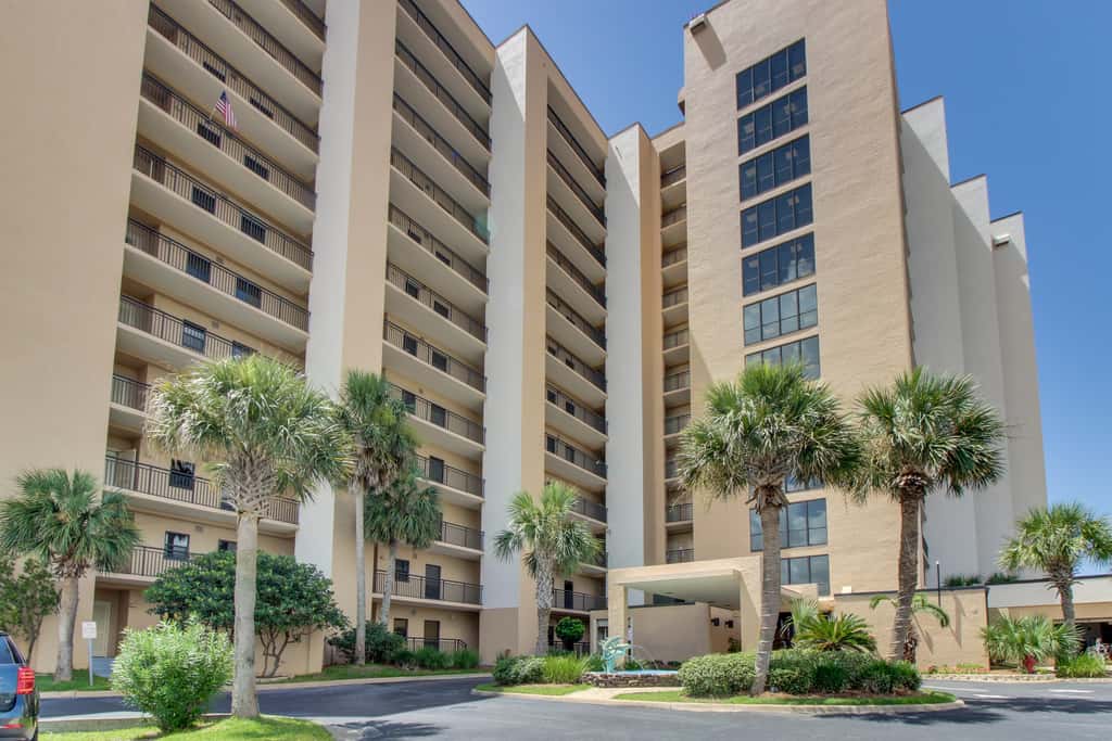 Beachfront Condo with Gulf-View, Balcony, with Shared Pool, & Gym