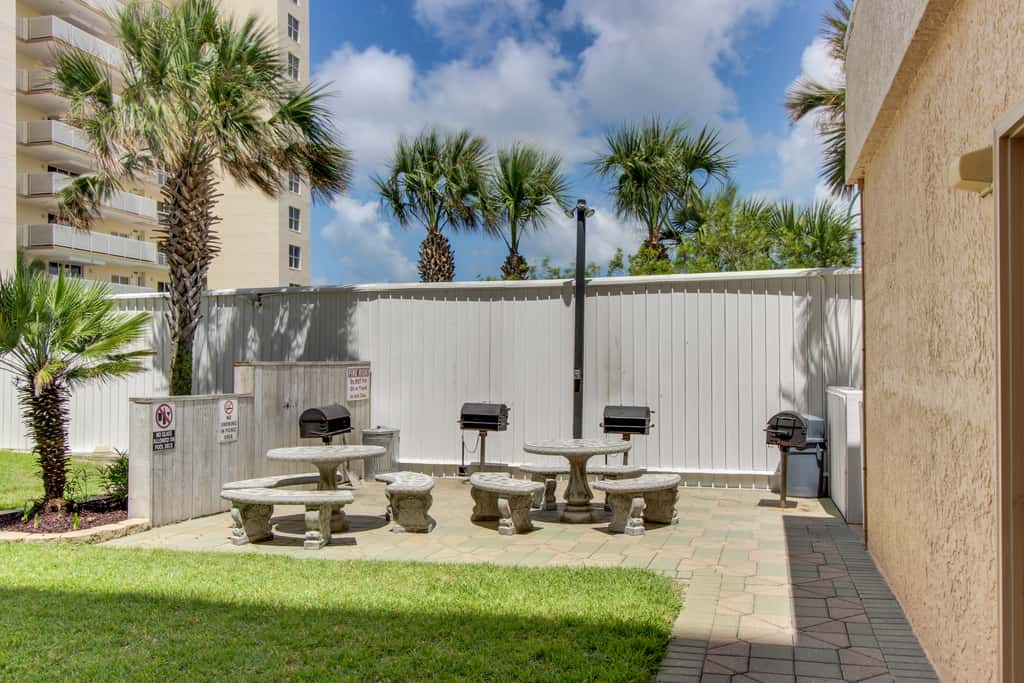 Beachfront Condo with Gulf-View, Balcony, with Shared Pool, & Gym