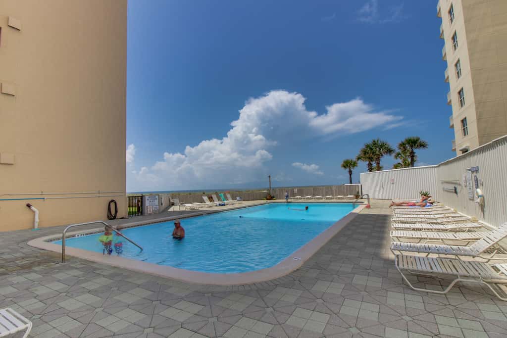 Beachfront Condo with Gulf-View, Balcony, with Shared Pool, & Gym