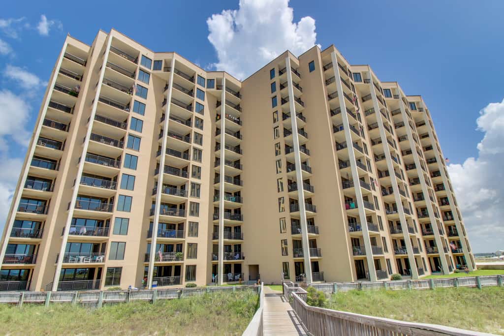 Beachfront Condo with Gulf-View, Balcony, with Shared Pool, & Gym