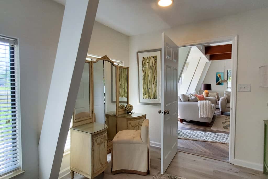 Updated dog-friendly home with private outdoor pool, patio, fireplace, W&D, AC