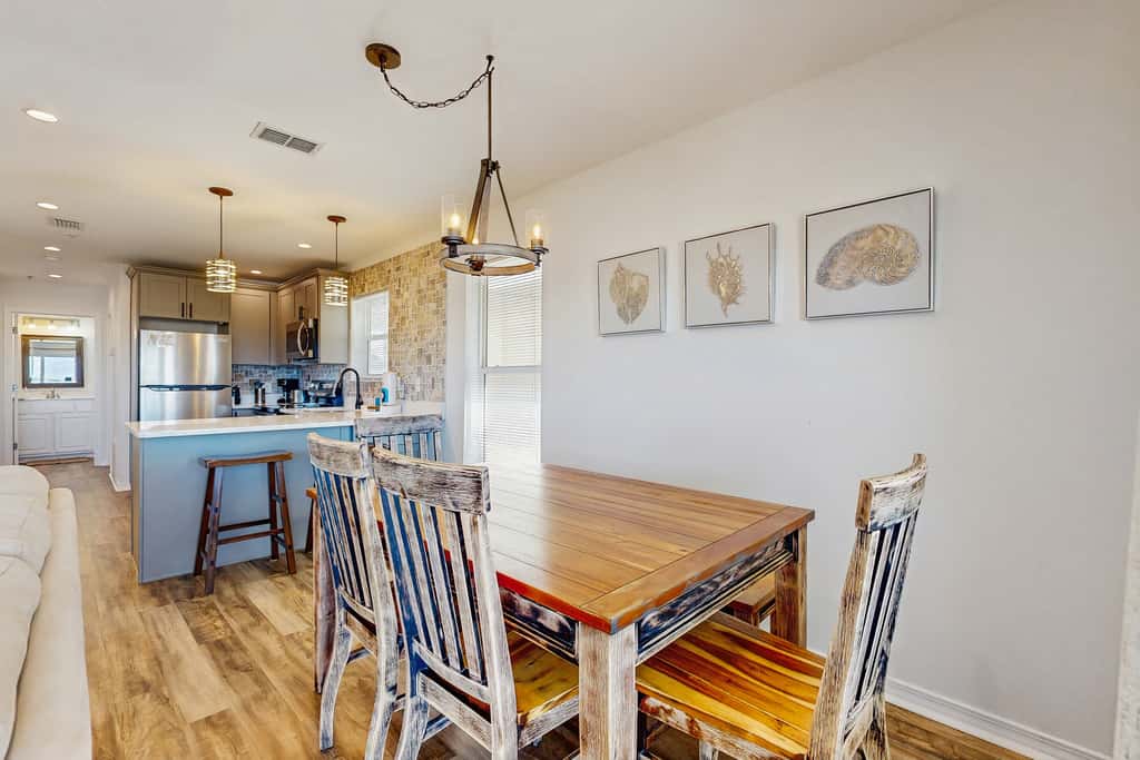 Gorgeous coastal home with shared pool & easy beach access