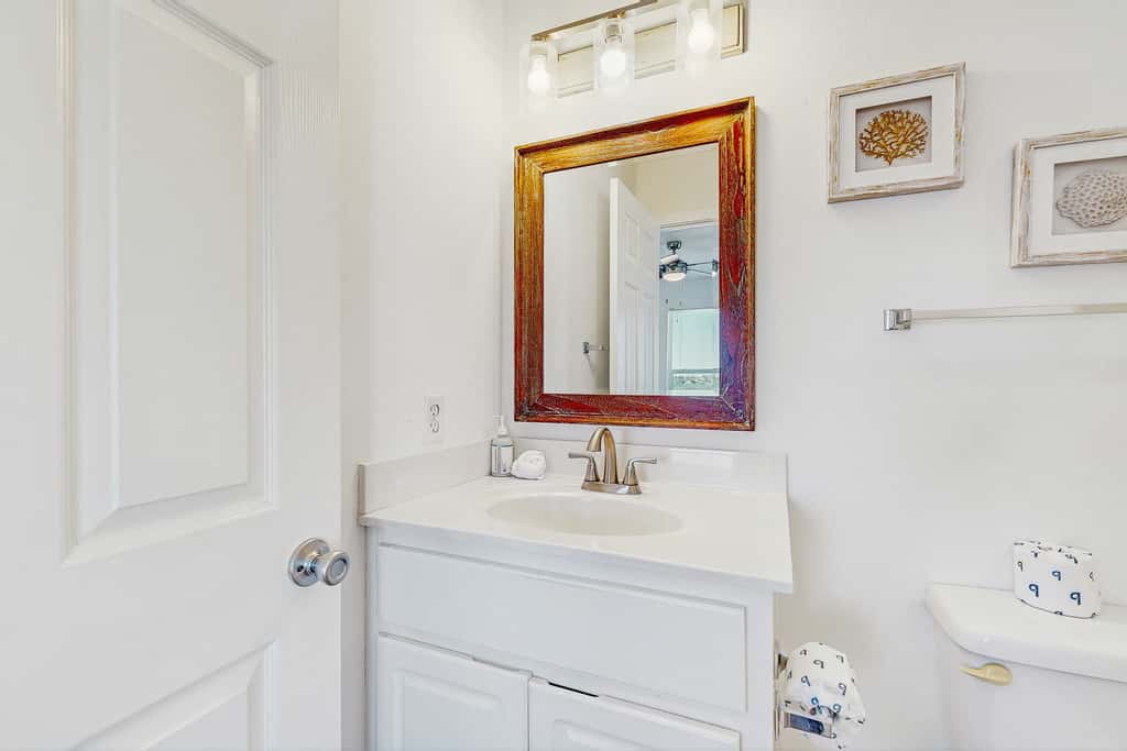 Gorgeous coastal home with shared pool & easy beach access