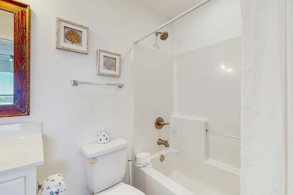 Gorgeous coastal home with shared pool & easy beach access