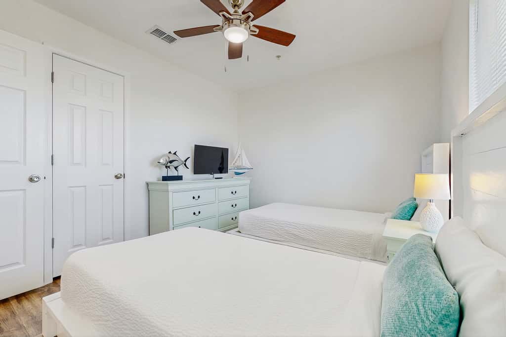 Gorgeous coastal home with shared pool & easy beach access