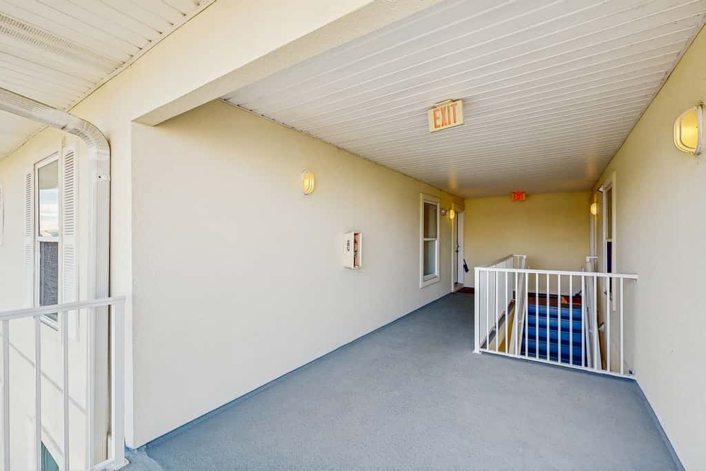Gorgeous coastal home with shared pool & easy beach access